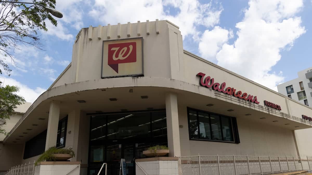 Walgreens anuncia un plan para cerrar 1,200 farmacias