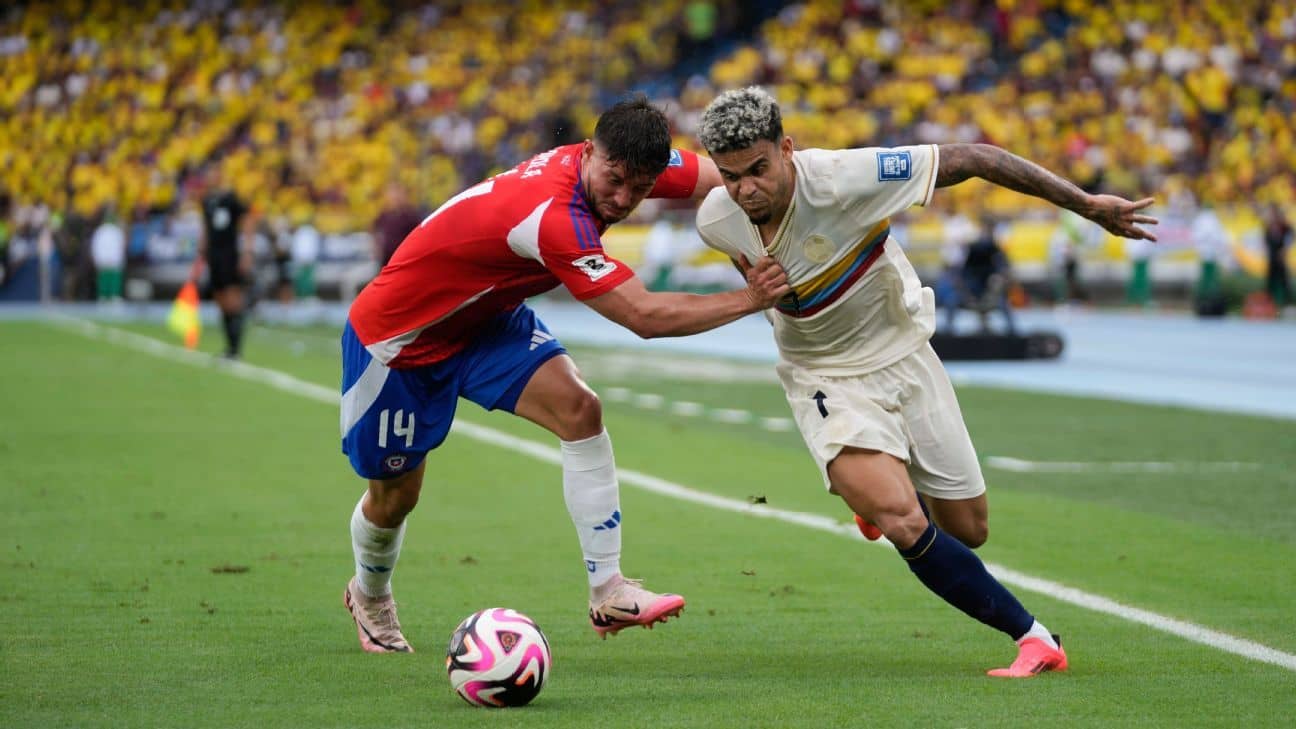 Colombia golea al colero Chile con James figura y se escapa en la Eliminatoria